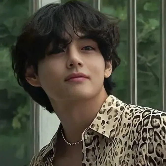 뷔 (방탄소년단)의 비하인드 컷
