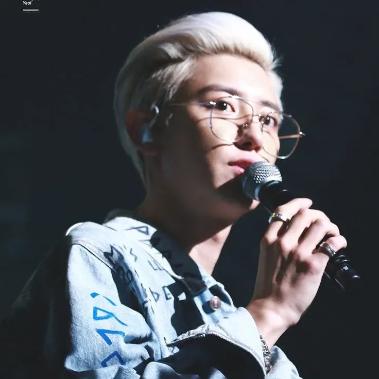 灿烈 (EXO)的最新活动照片