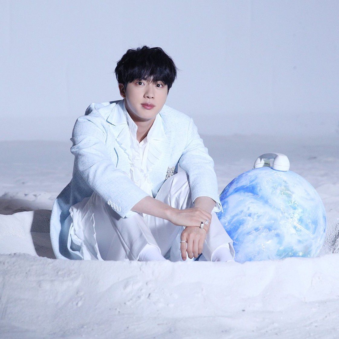 진 (방탄소년단)의 최신 사진