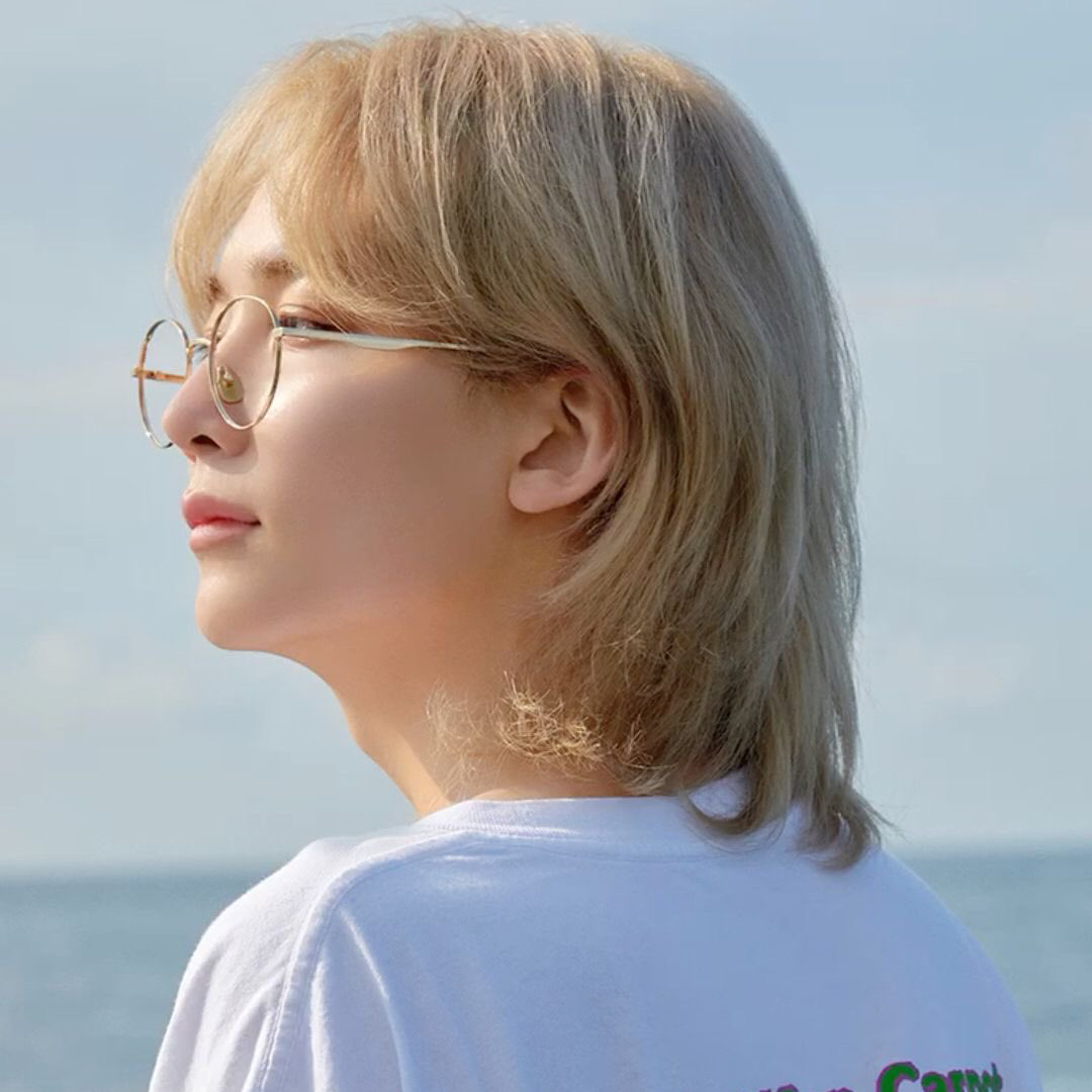 Recent activity shot of Jeonghan (SEVENTEEN)