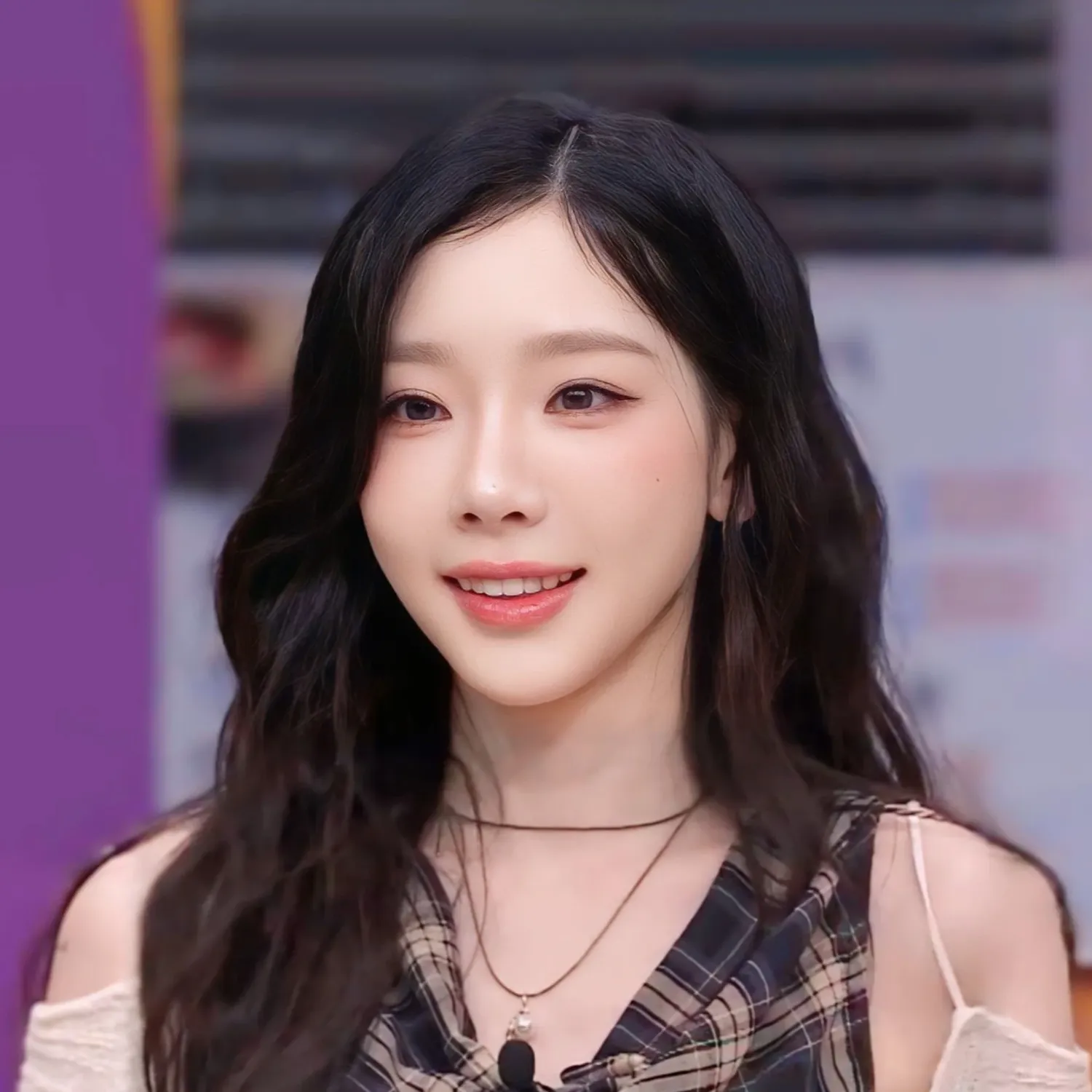 Foto aktivitas terbaru Taeyeon (Girls' Generation)