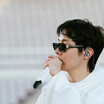 제이홉 (방탄소년단)의 비하인드 컷