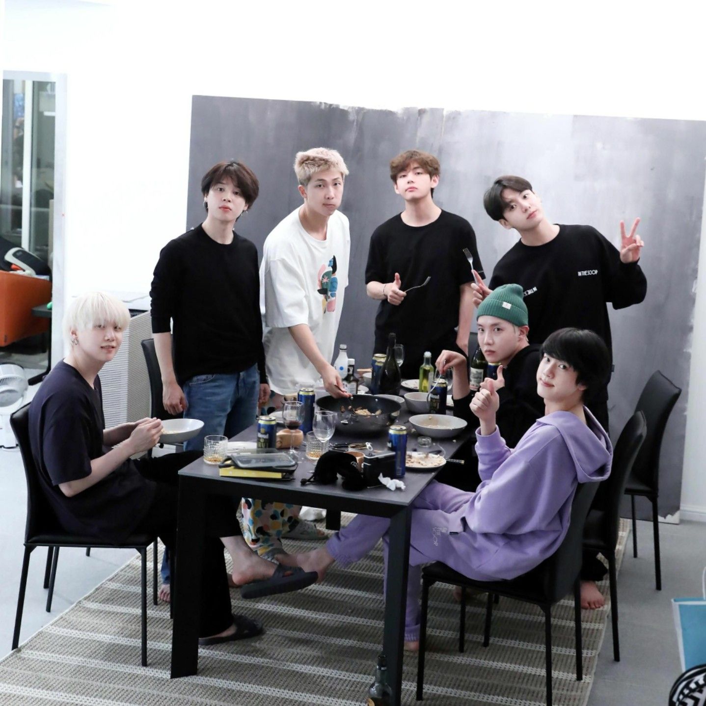 Today’s hot picks from the 방탄소년단 community