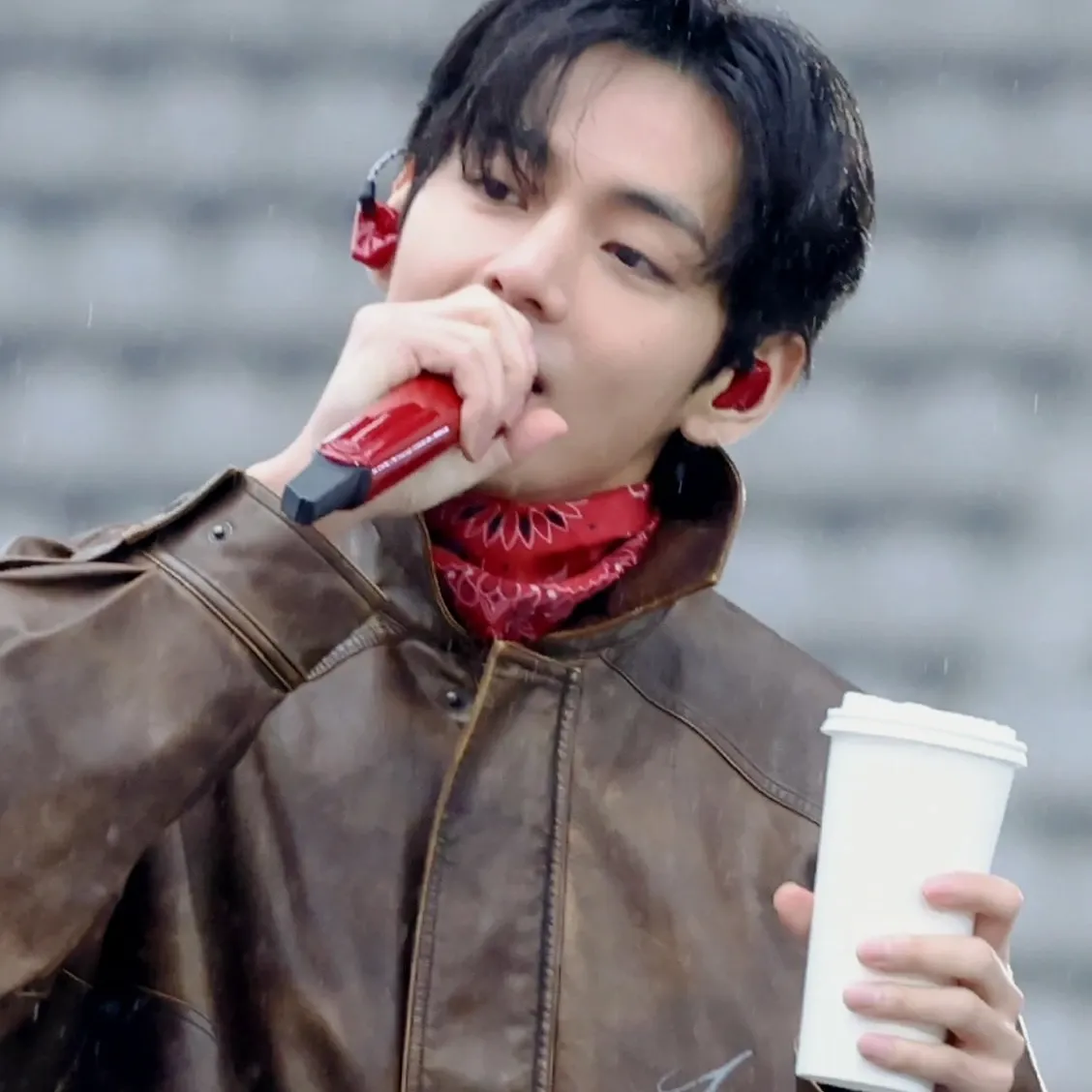 뷔 (방탄소년단) 최근 활동샷