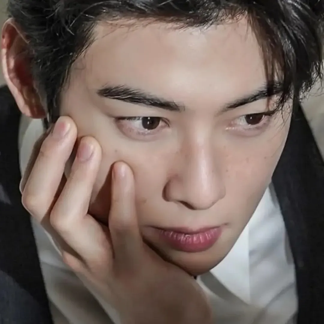 Recent activity shot of Eunwoo (ASTRO)