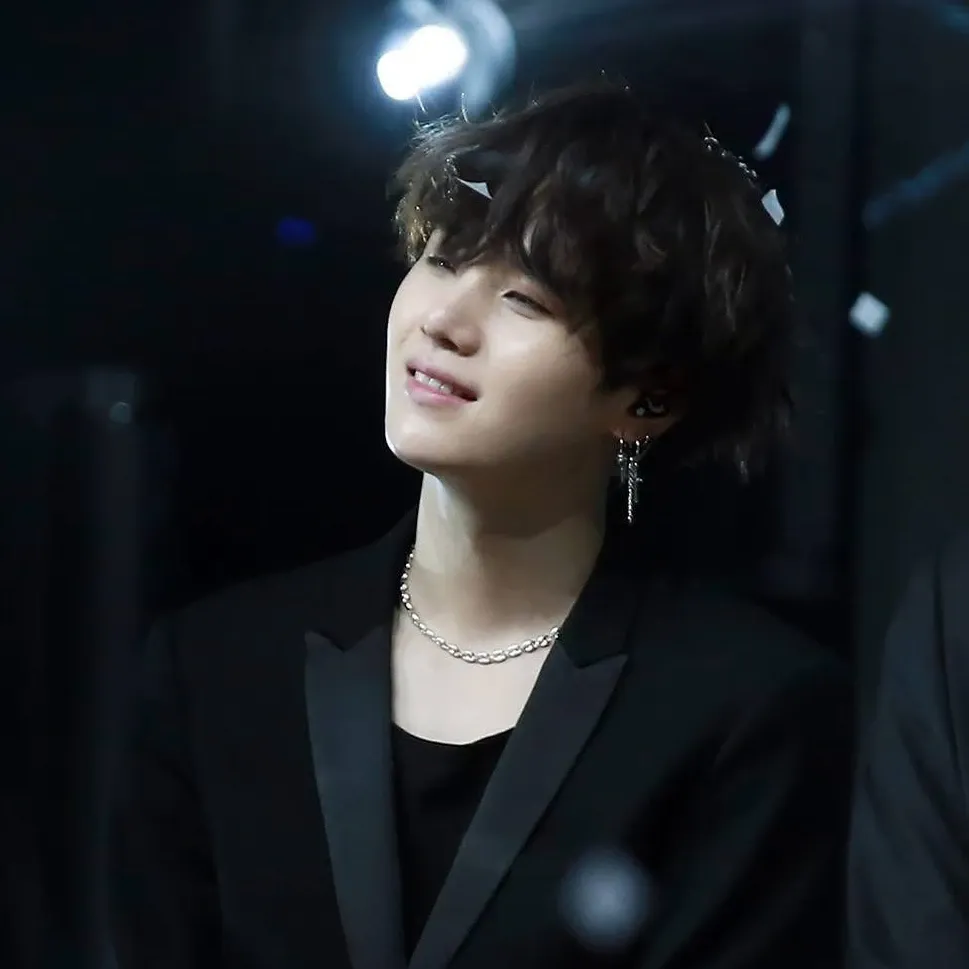 Potret di balik layar SUGA (BTS)