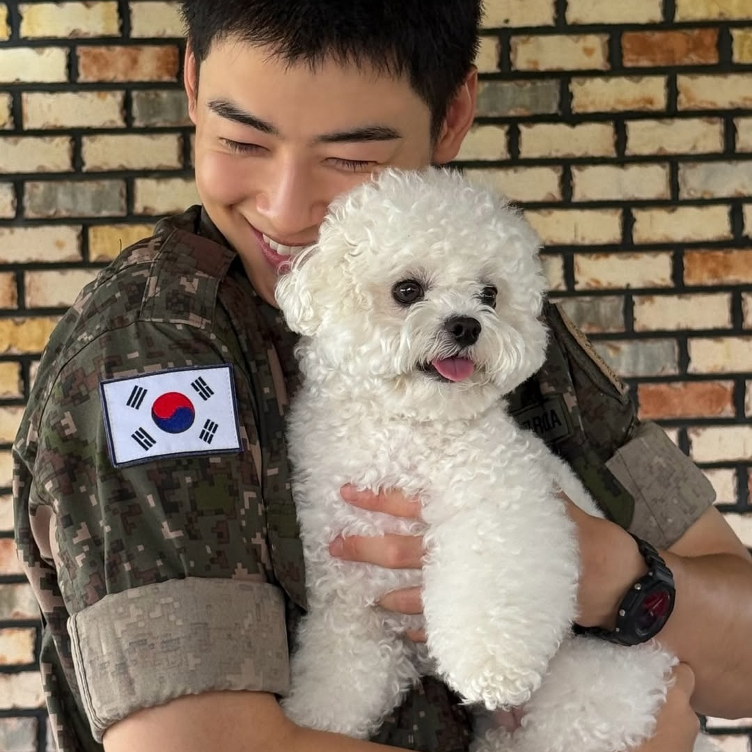 Latest photo of Eunwoo (ASTRO)