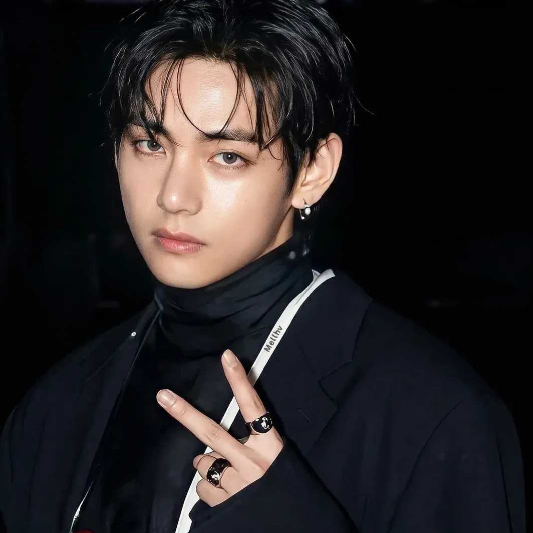 Recent activity shot of V (BTS)