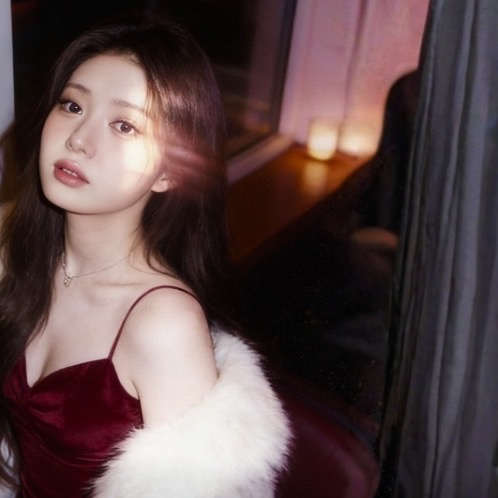 Behind-the-scenes cut of Rora (BABYMONSTER)