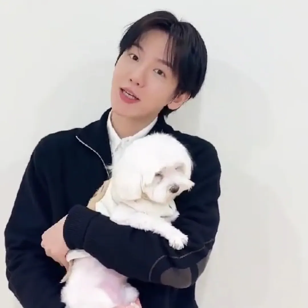 백현 (EXO)의 비하인드 컷