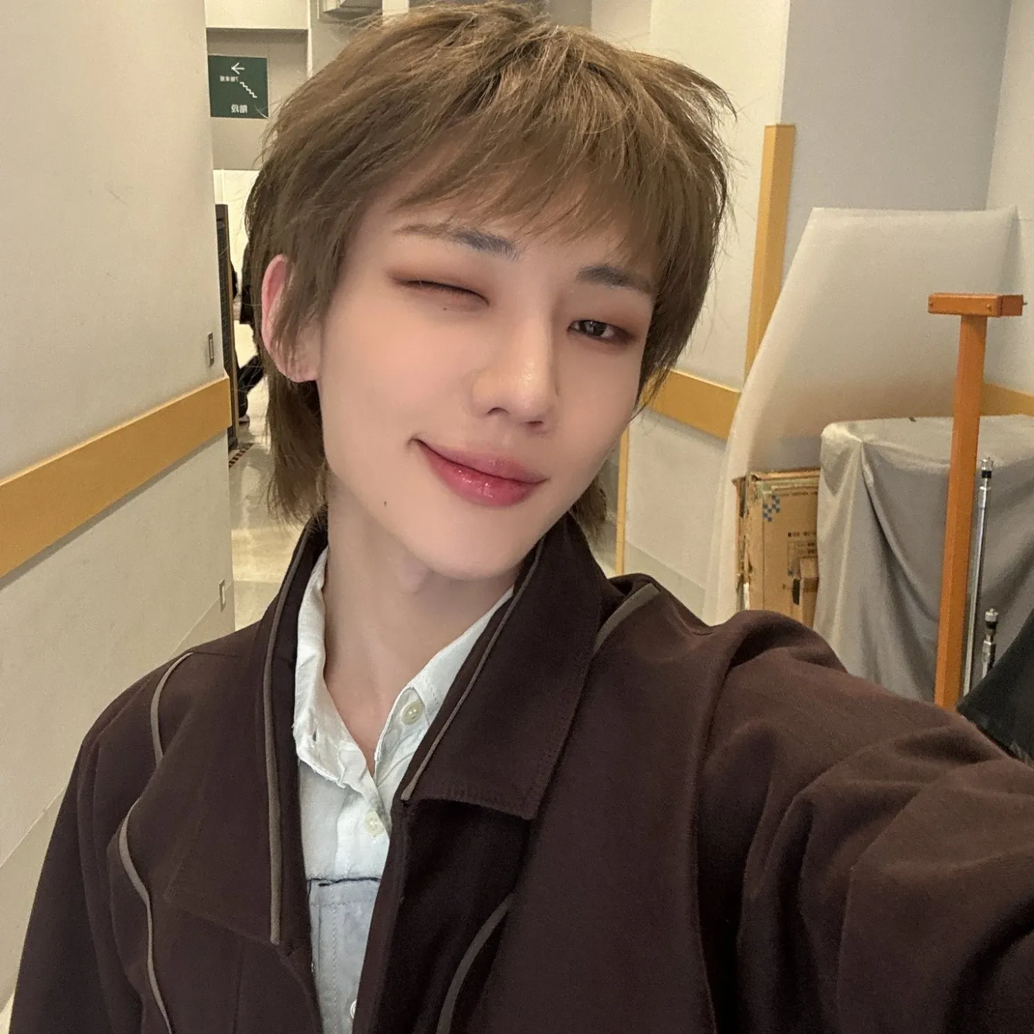 Behind-the-scenes cut of Junhyeok (TNX)