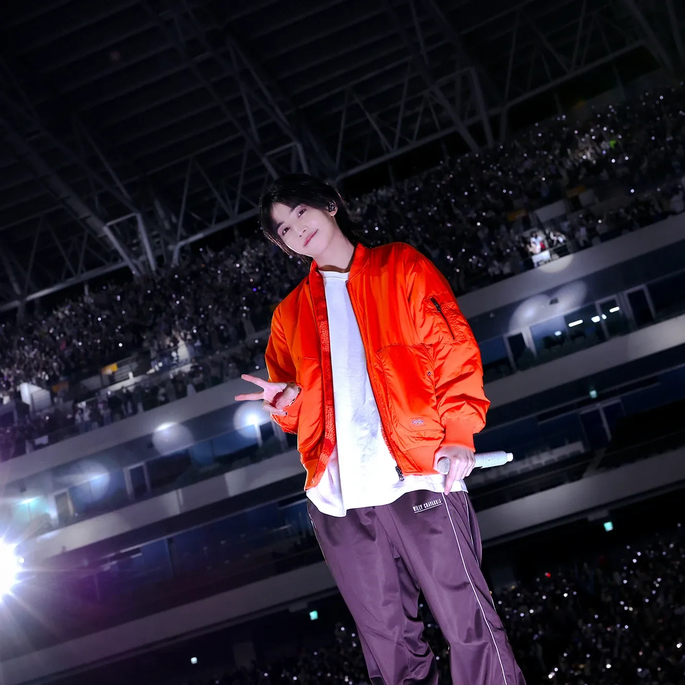 A moment captured by Jeonghan (SEVENTEEN)'s fan