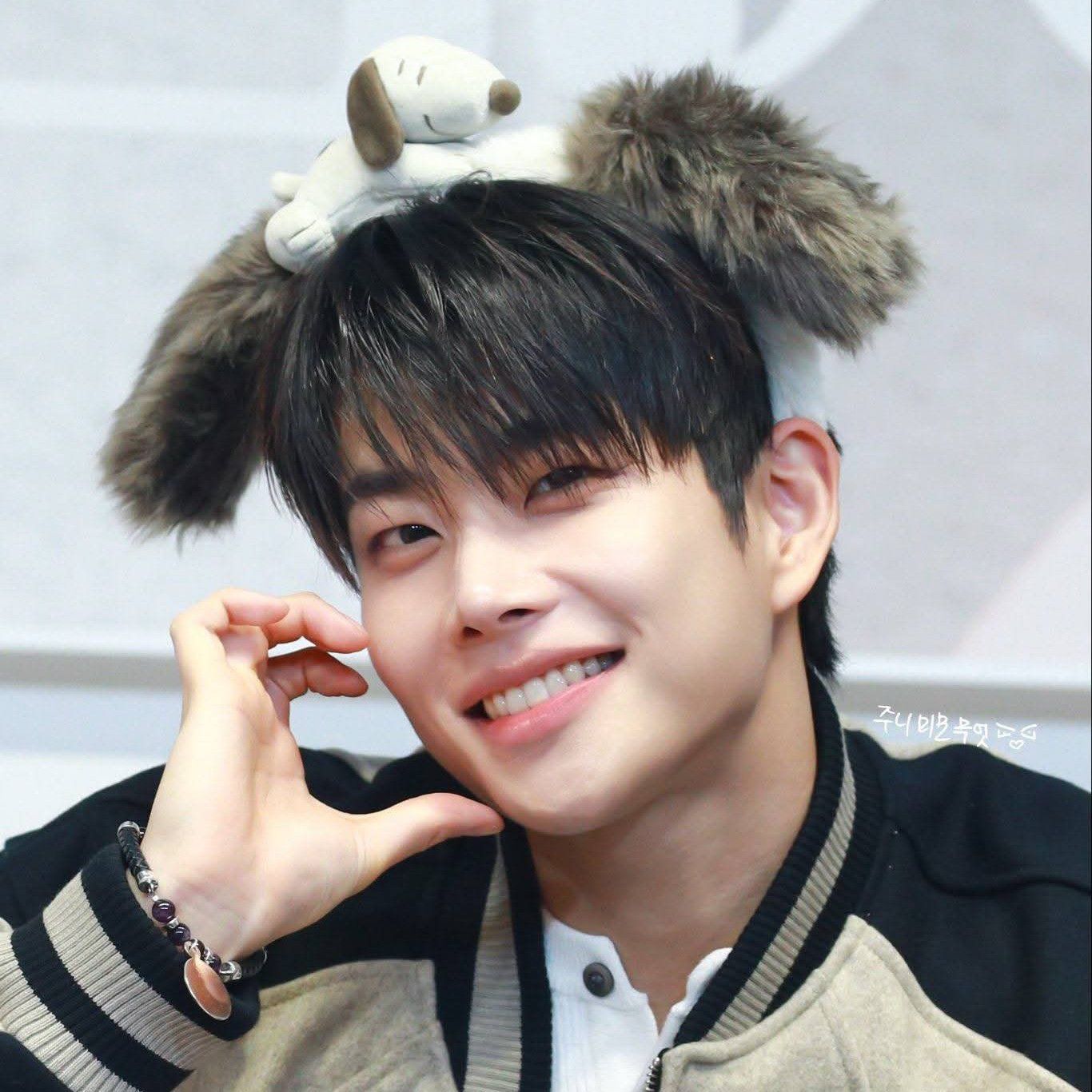 Behind-the-scenes cut of MJ (ASTRO)