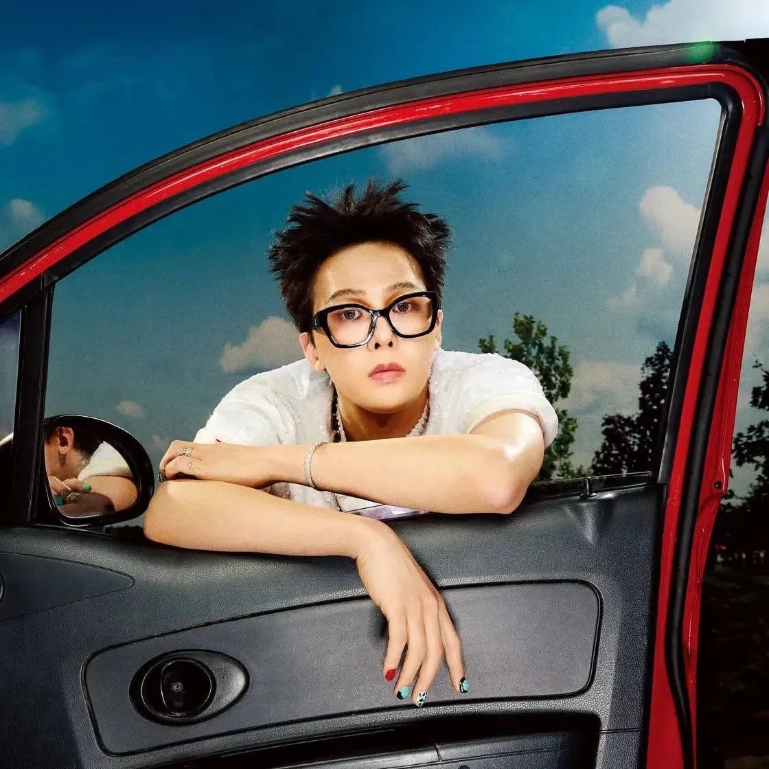 Recent activity shot of G-DRAGON (BIGBANG)