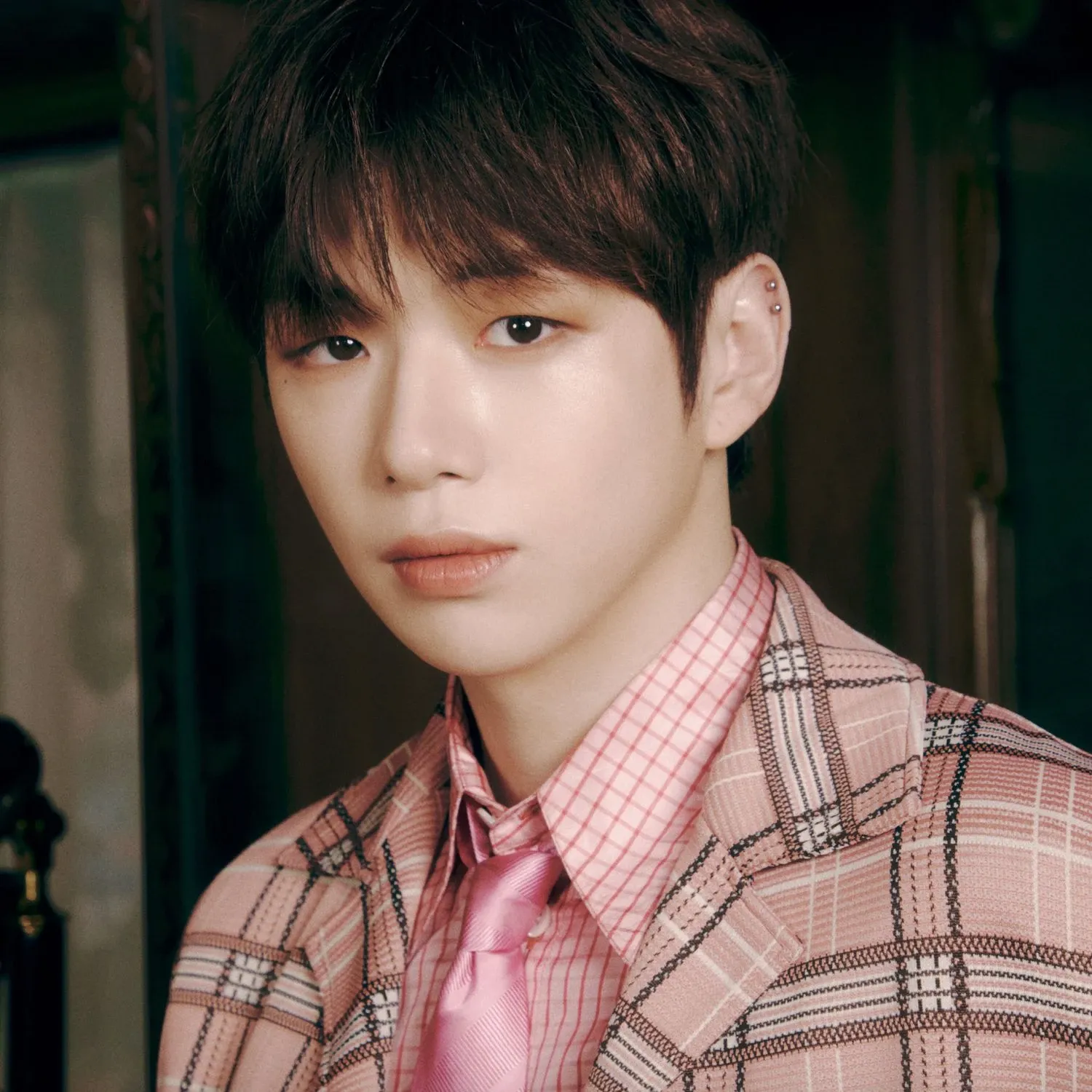 강다니엘의 비하인드 컷