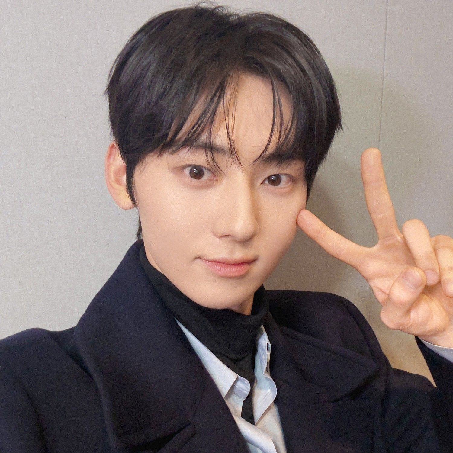 Behind-the-scenes cut of Hwang Minhyun