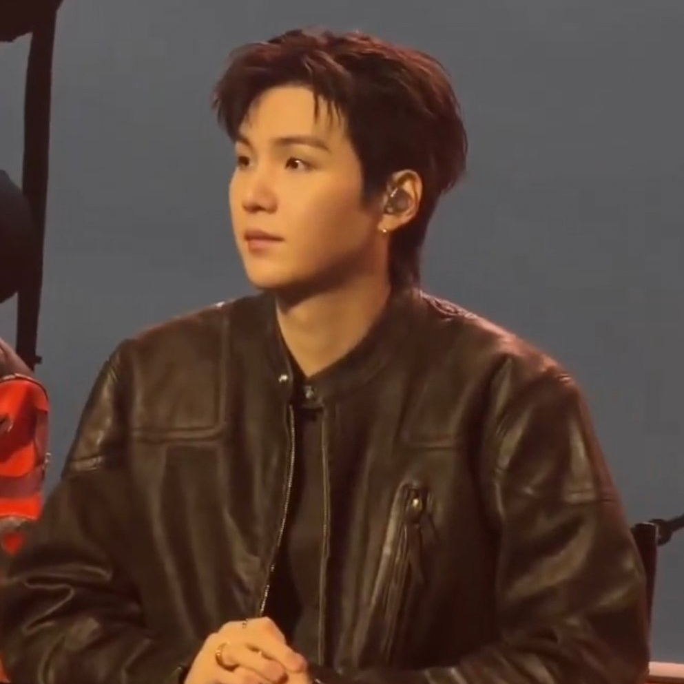 SUGA (BTS)の舞台裏ショット