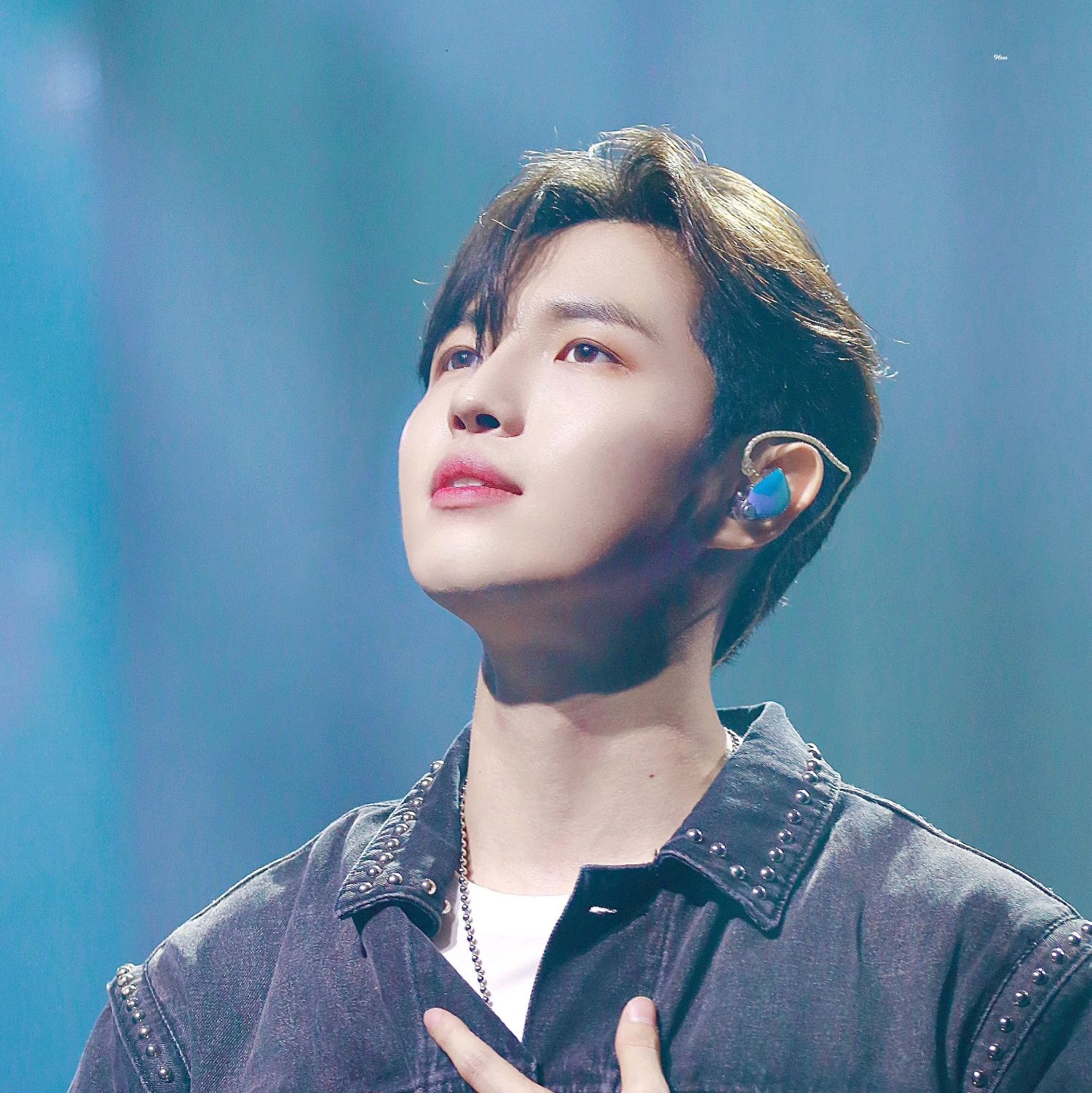 金在奐粉絲拍下的瞬間