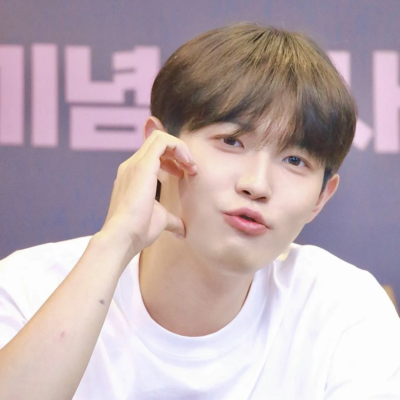 金在奐粉絲拍下的瞬間