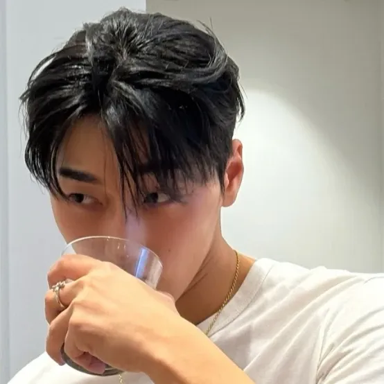 Behind-the-scenes cut of San (ATEEZ)