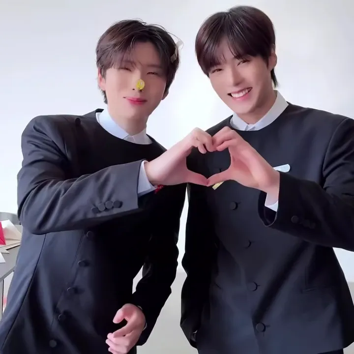 A moment captured by MONSTA X's fan