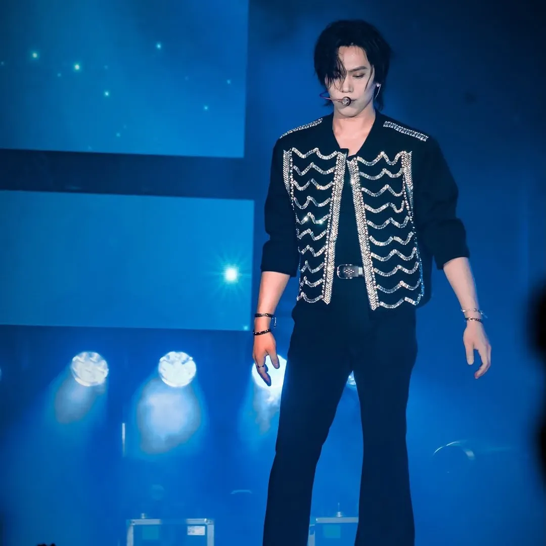 A moment captured by Rocky's fan