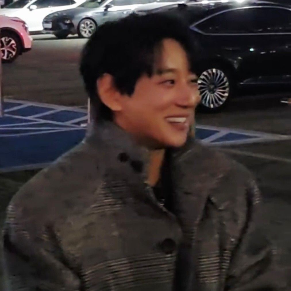 Recent activity shot of Hwang Chiyeol