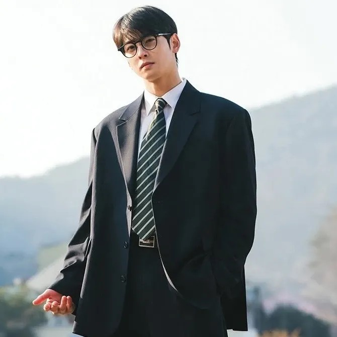 A moment captured by Eunwoo (ASTRO)'s fan