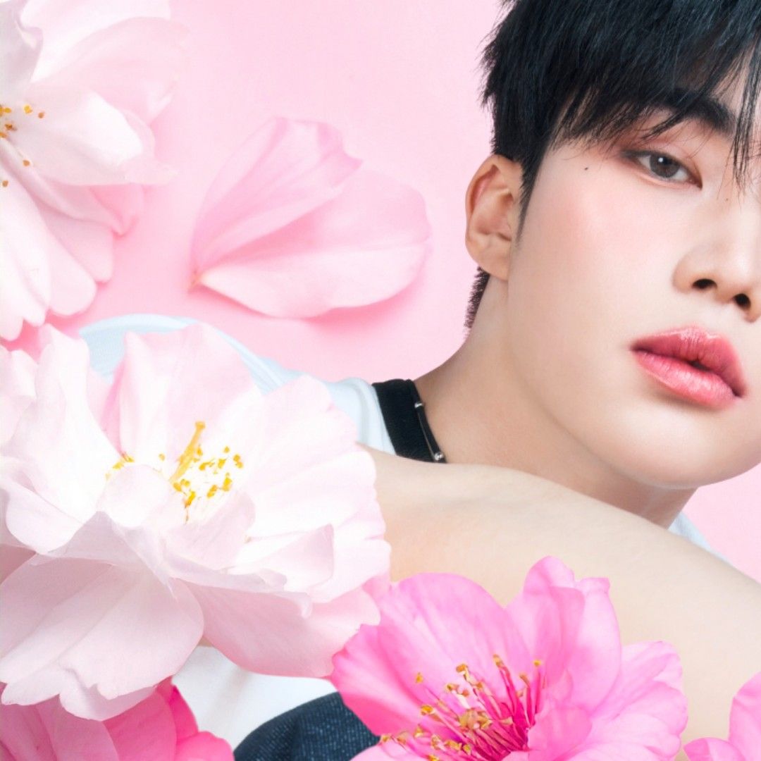 A moment captured by Park Gunwook (ZEROBASEONE)'s fan