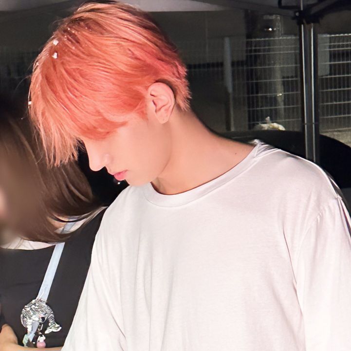 Foto aktivitas terbaru Heeseung (ENHYPEN)