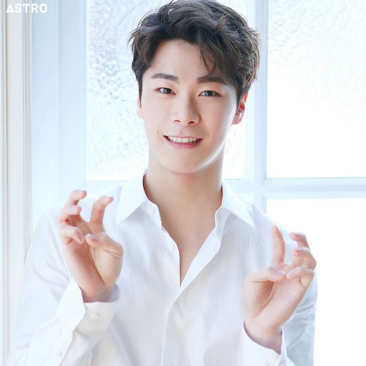 A moment captured by Moonbin (ASTRO)'s fan