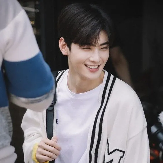 A moment captured by Eunwoo (ASTRO)'s fan
