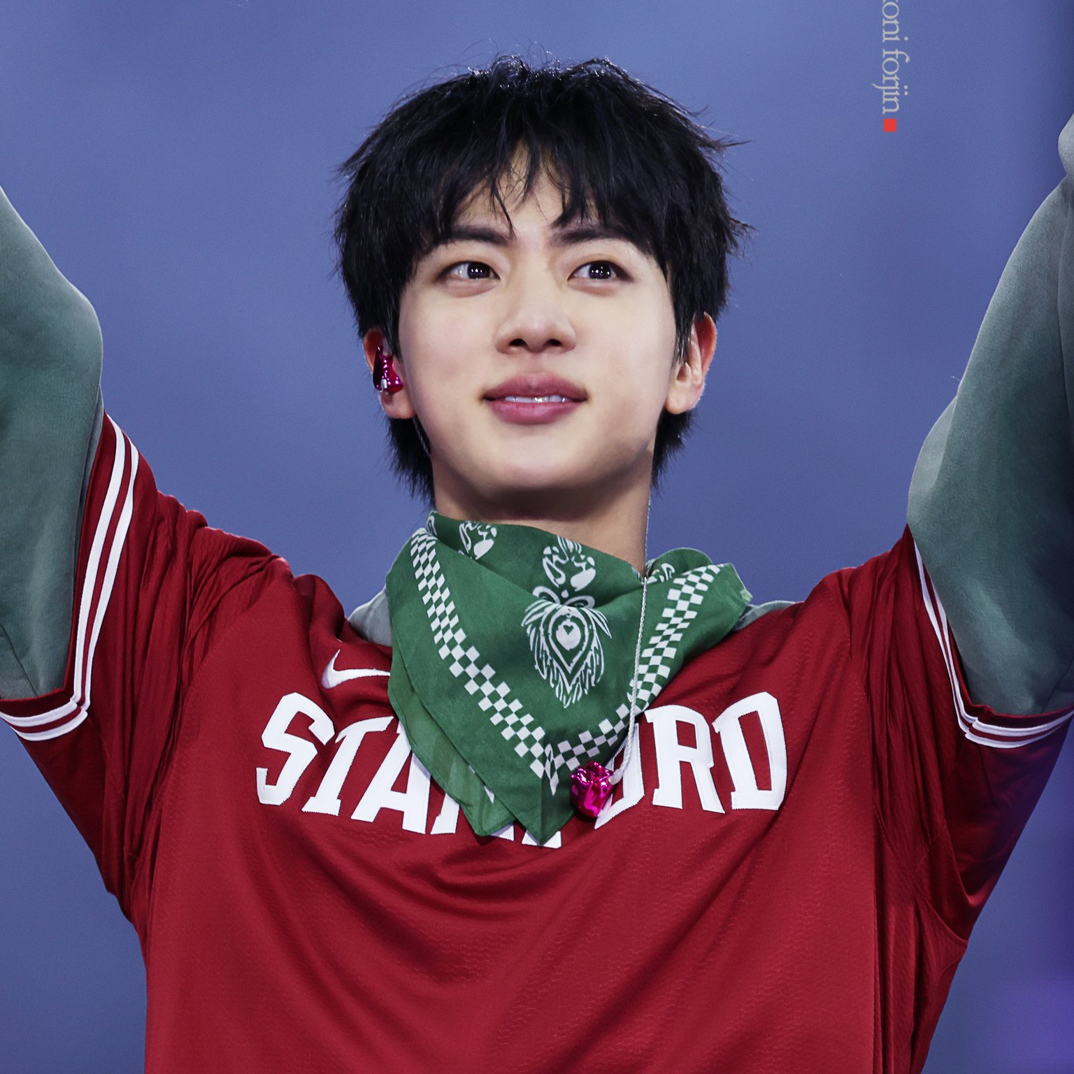 Momen yang diabadikan oleh penggemar Jin (BTS)