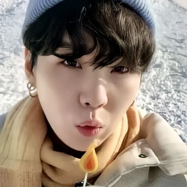 Foto terbaru SUGA (BTS)