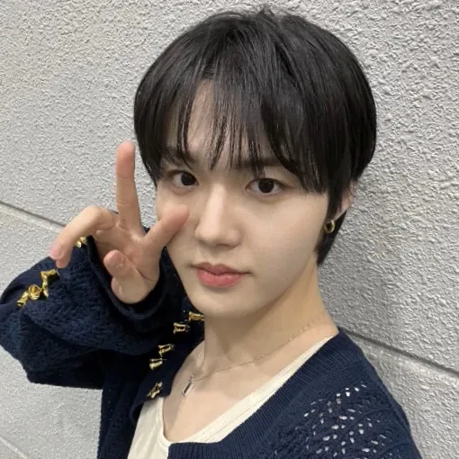 Recent activity shot of Doyoung (TREASURE)