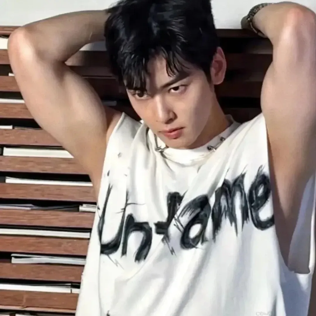 Latest photo of Eunwoo (ASTRO)