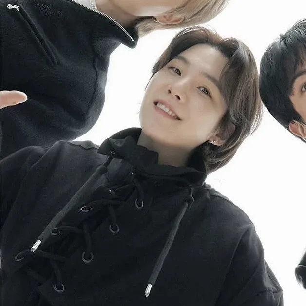 Foto terbaru SUGA (BTS)