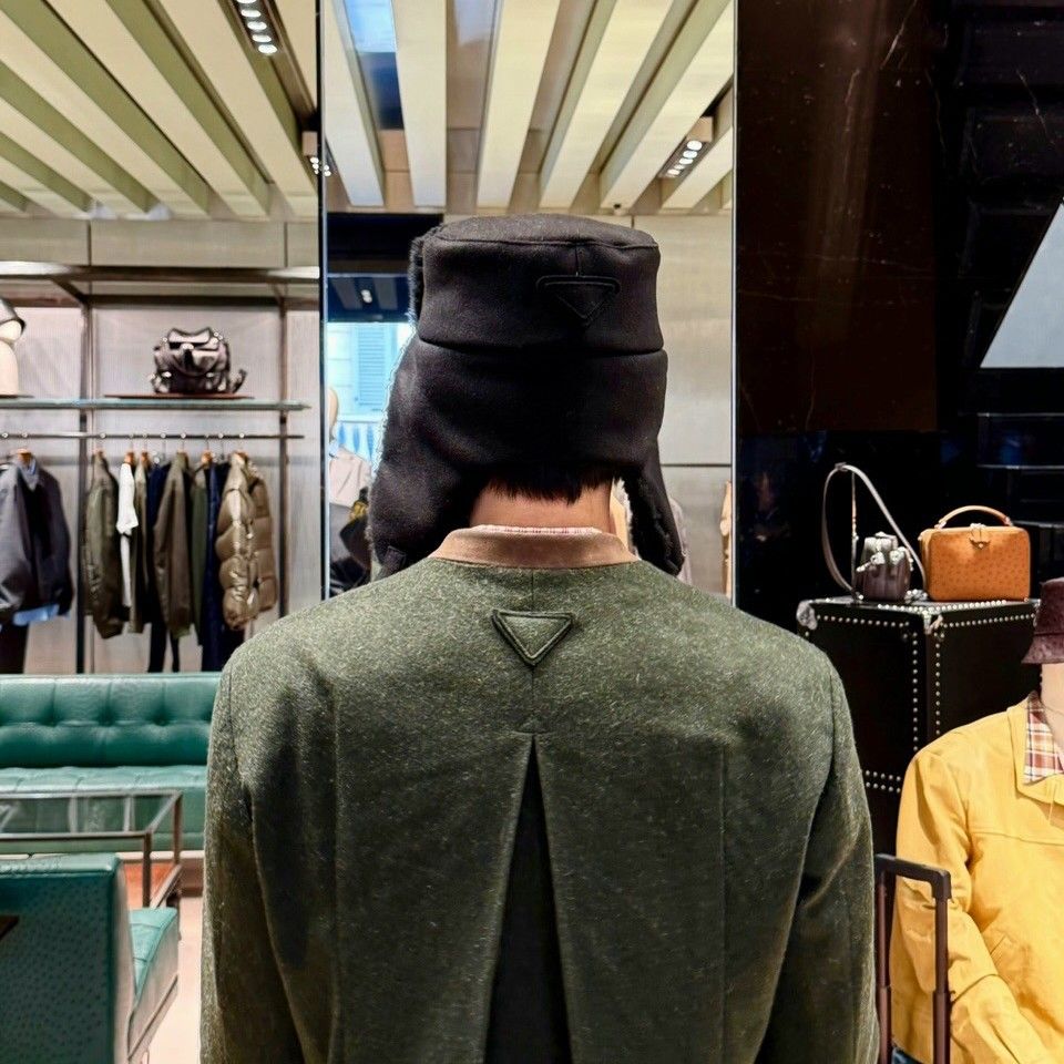 Foto aktivitas terbaru Sunghoon (ENHYPEN)