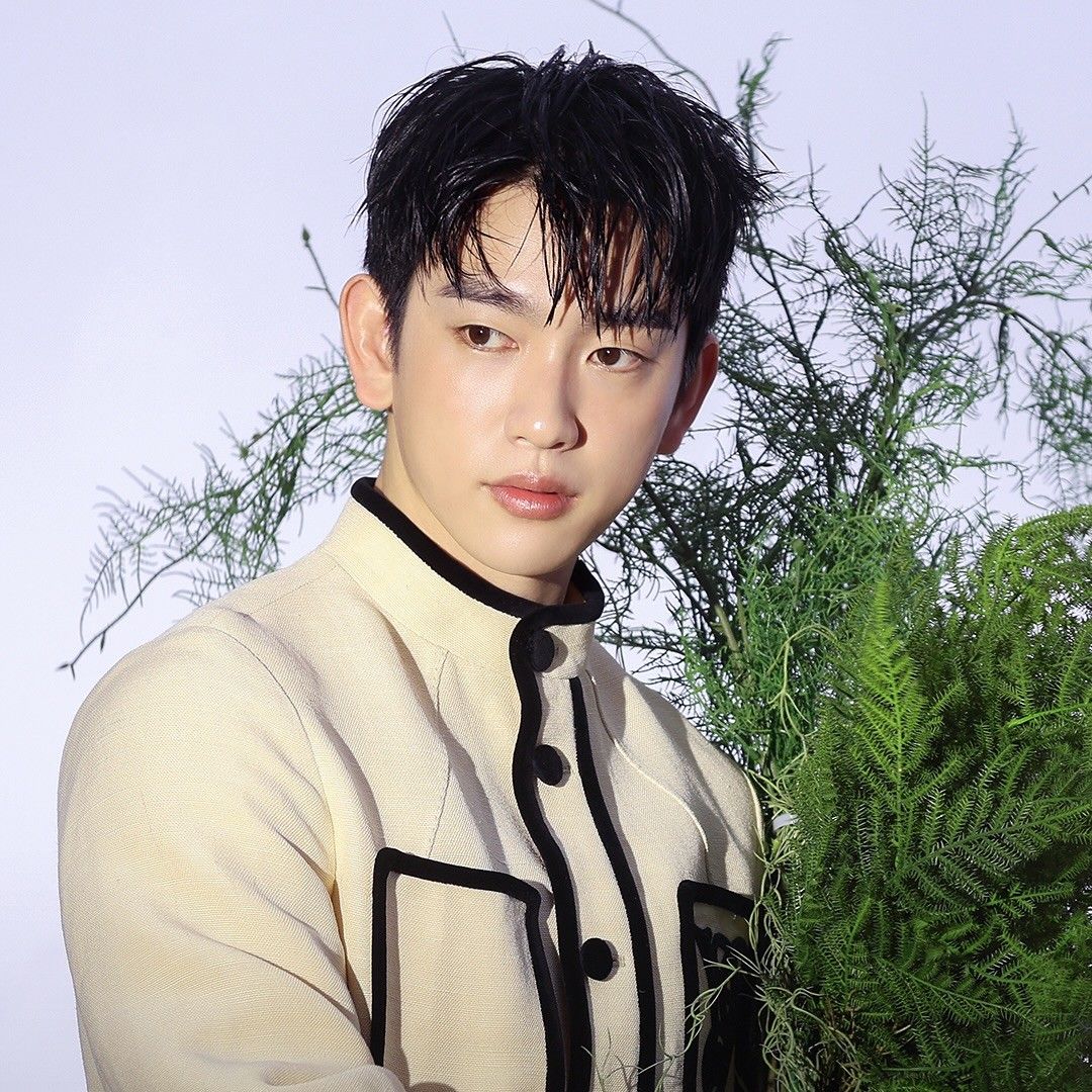 Latest photo of Jinyoung (GOT7)