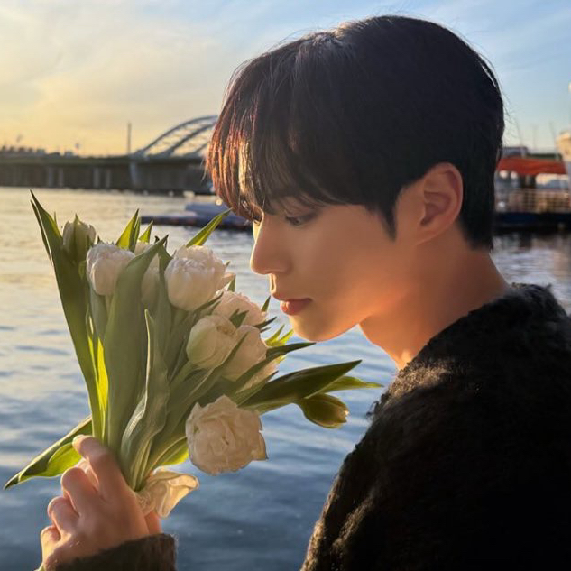 Behind-the-scenes cut of Kim Junseo (ALPHA DRIVE ONE)