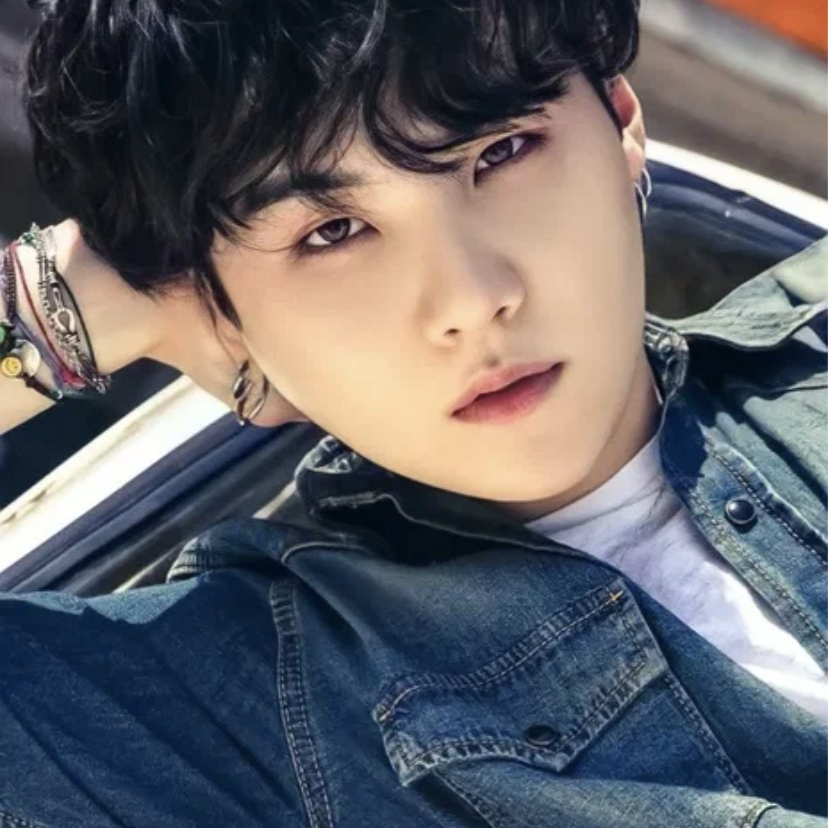 Foto terbaru SUGA (BTS)