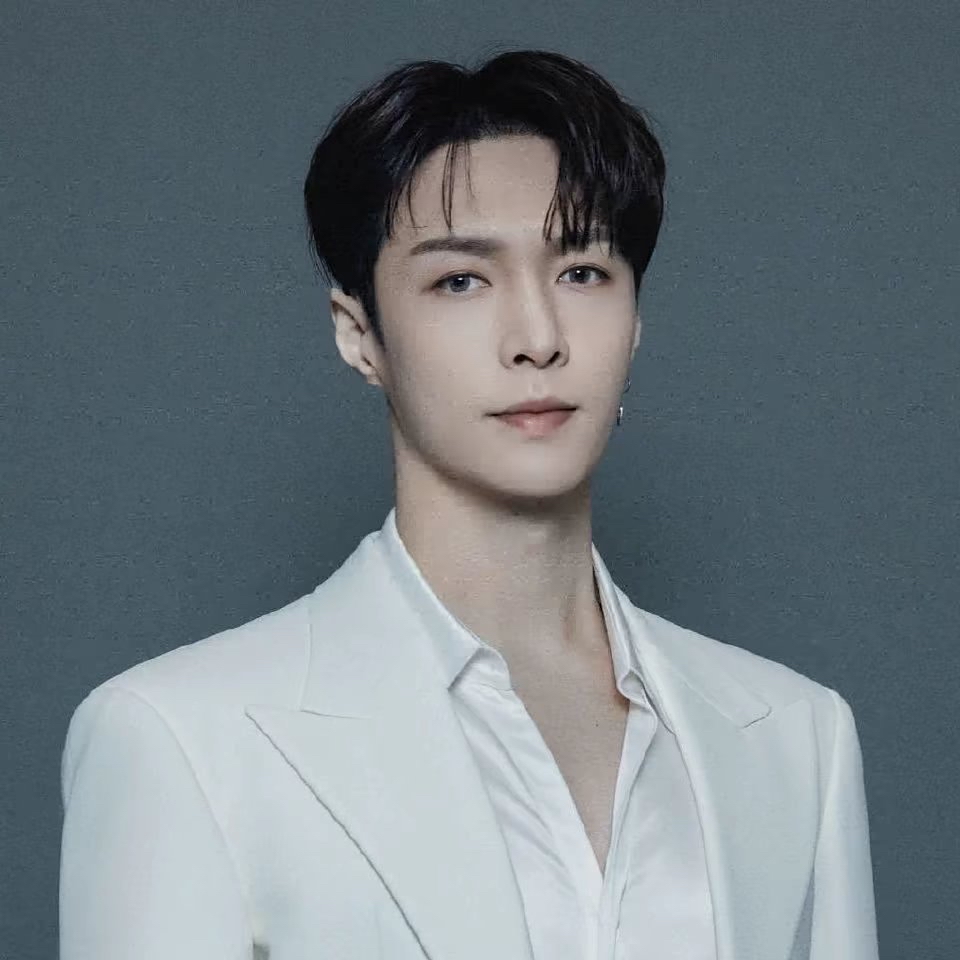 レイ (EXO)の最新写真