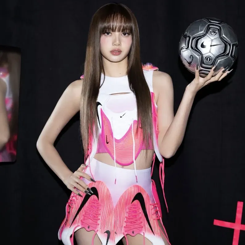 Latest photo of Lisa (BLACKPINK)