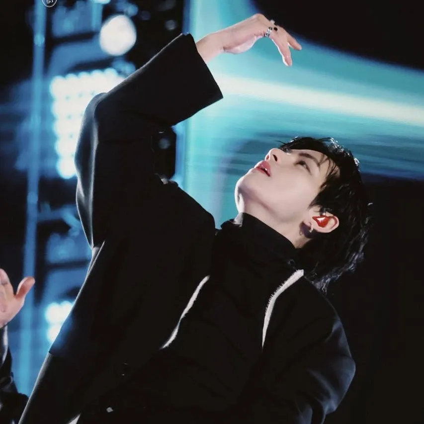 V (防弹少年团)的最新照片