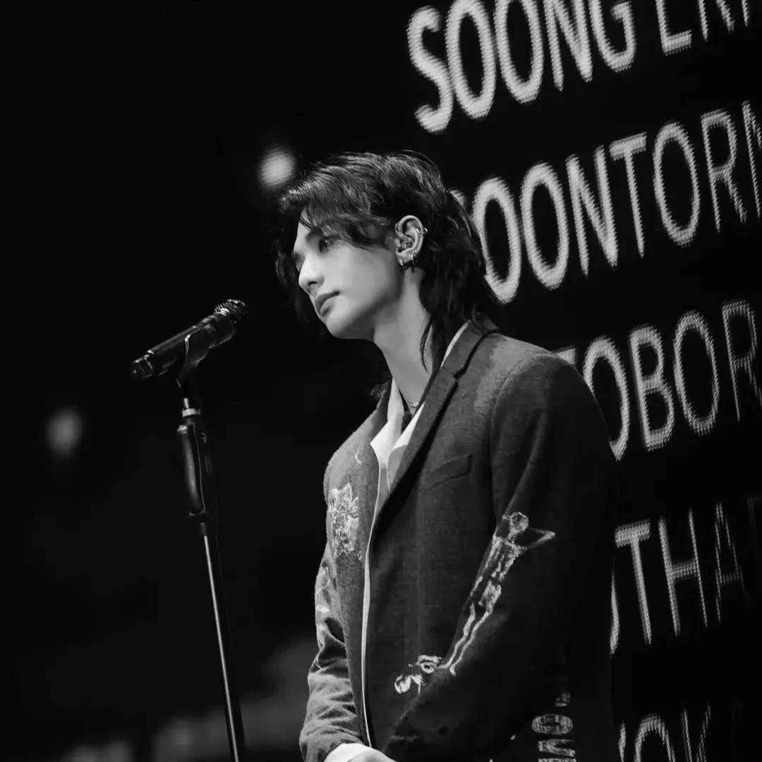 Latest photo of Hyunjin (Stray Kids)