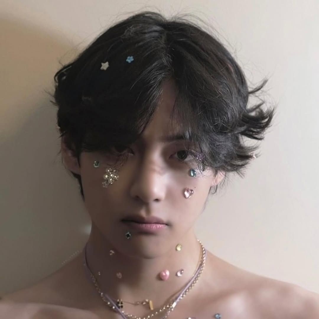 뷔 (방탄소년단)의 비하인드 컷