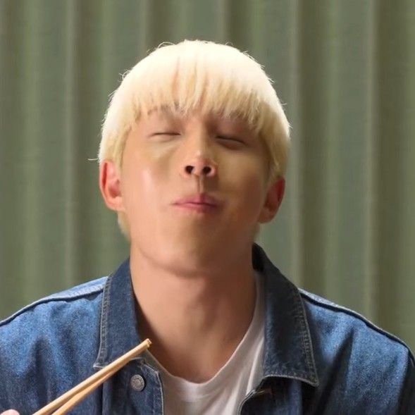 A moment captured by Jinjin (ASTRO)'s fan