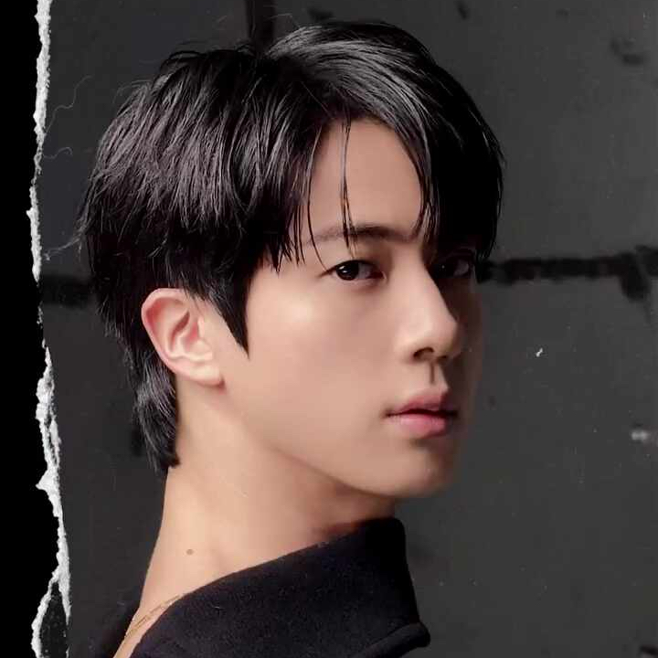 Momen yang diabadikan oleh penggemar Jin (BTS)