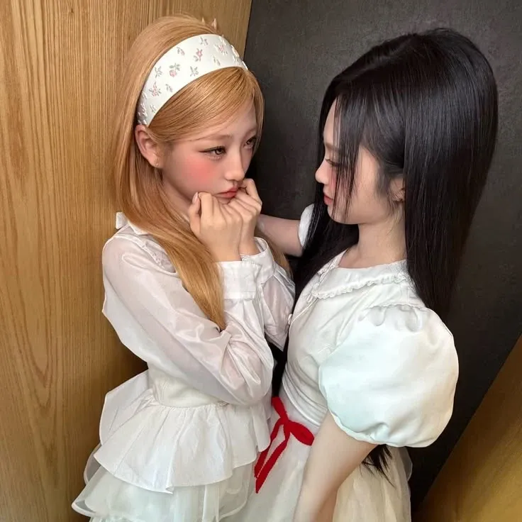 Behind-the-scenes cut of Hearts2Hearts