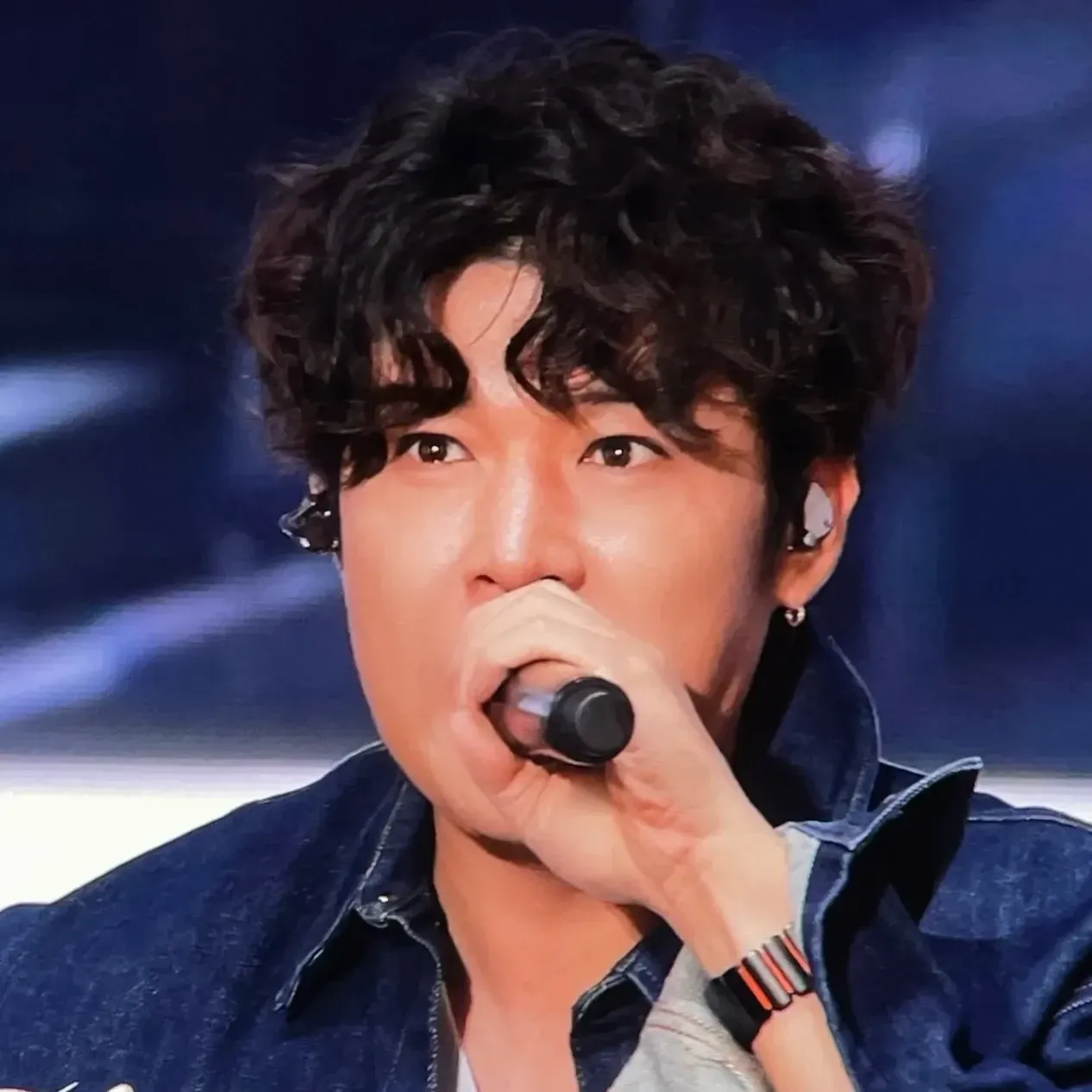 A moment captured by Shindong (Super Junior)'s fan